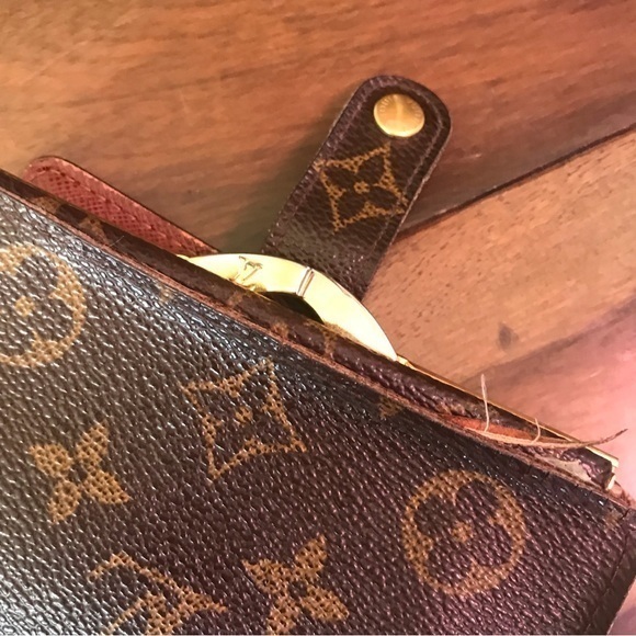 Authentic Louis Vuitton‎ French Kisslock Wallet - Picture 3 of 11